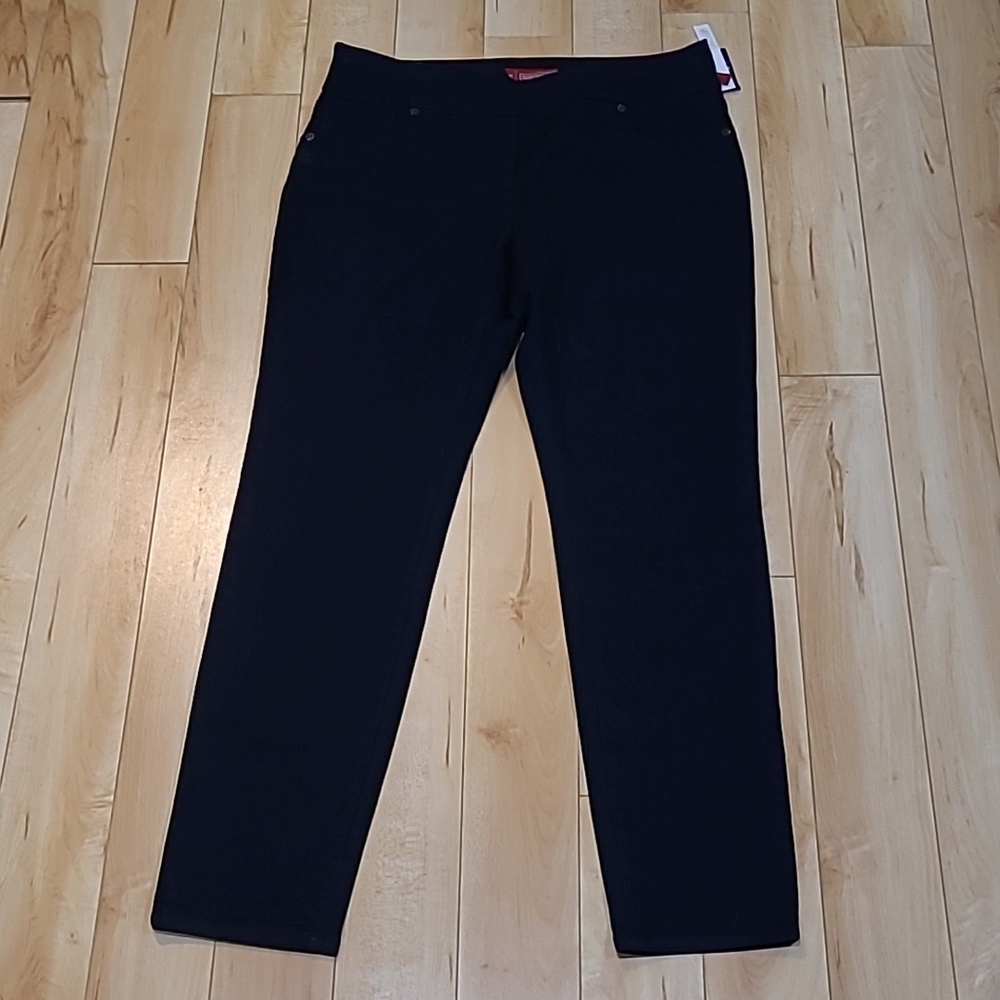 Contrast Reitmans women's size 17 brand new black pants